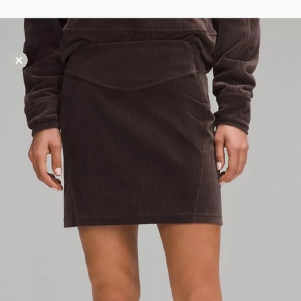 NWT Lululemon scuba velvet skirt 10